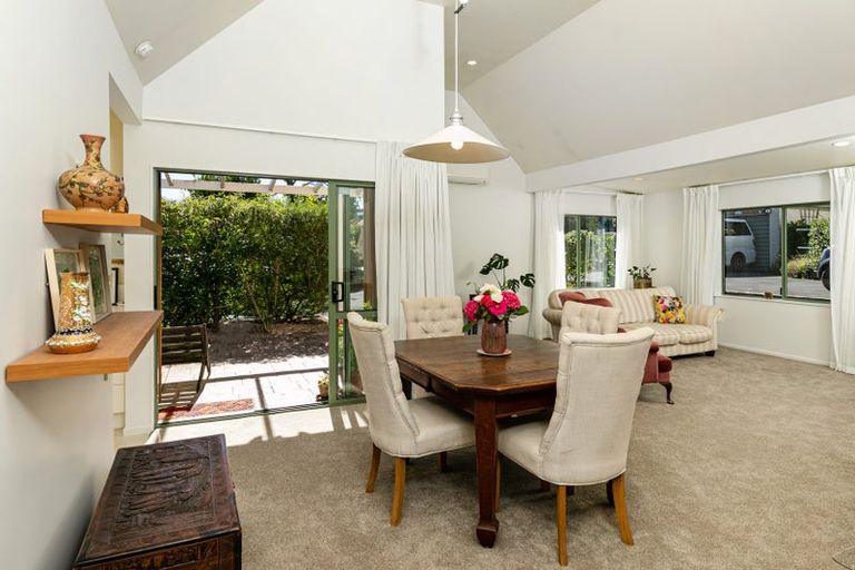 Photo of property in 9/34 Waipuia Place, Greenhithe, Auckland, 0632