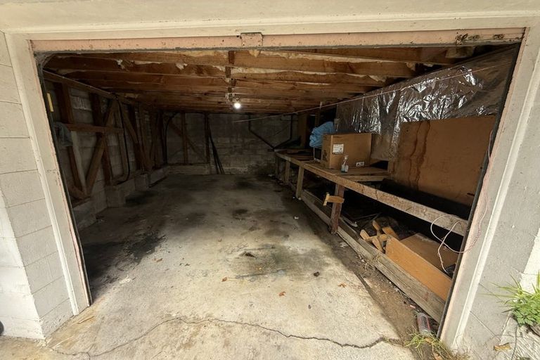 Photo of property in 12d Dawn Place, Te Atatu South, Auckland, 0610
