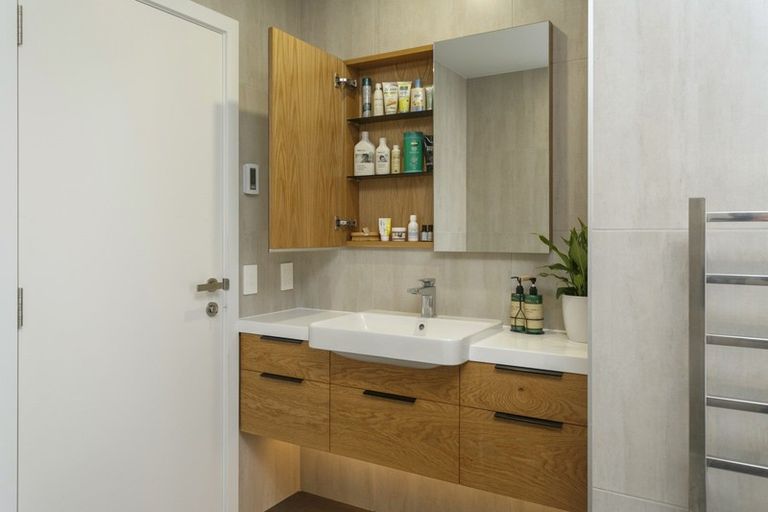 Photo of property in 1 Mahuta Road, Waitahanui, Taupo, 3378