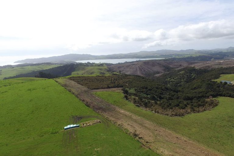 Photo of property in 2 Cable Bay Block Road, Cable Bay, 0420