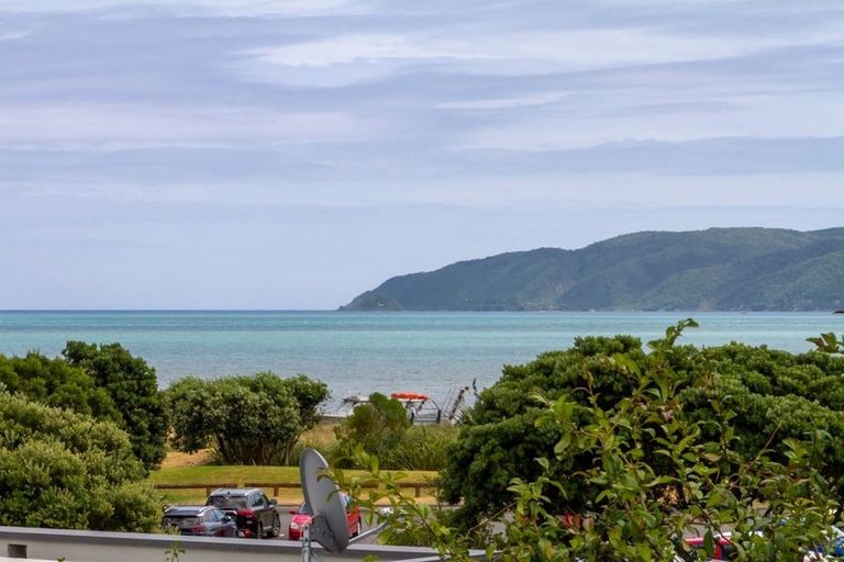 Photo of property in 2 Manly Street, Paraparaumu Beach, Paraparaumu, 5032