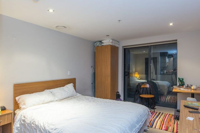 Photo of property in Dual Apartments, 108/142 Vivian Street, Te Aro, Wellington, 6011