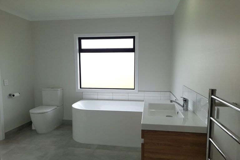 Photo of property in 10 Uku Way, Wharewaka, Taupo, 3330