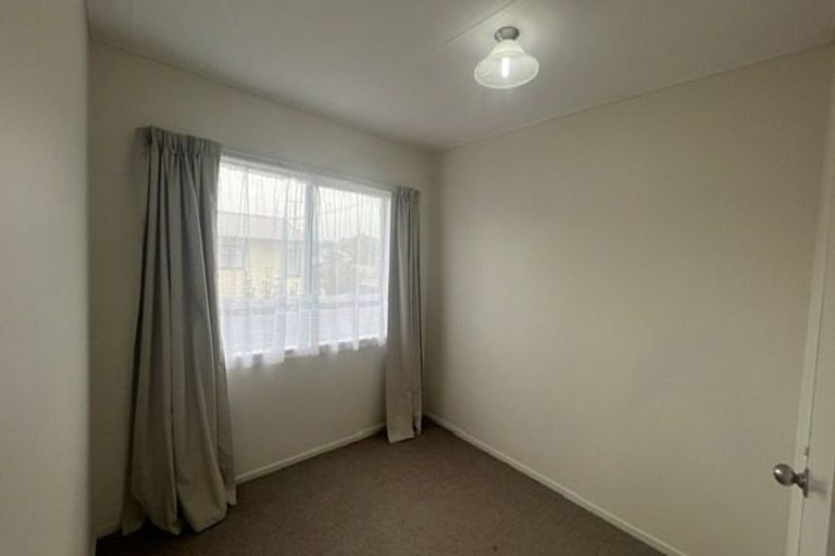 Photo of property in 9 Douglas Street, Levin, 5510