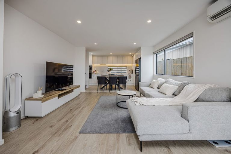 Photo of property in 50e Cascades Road, Pakuranga Heights, Auckland, 2010