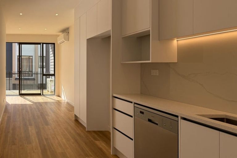 Photo of property in 41 Nimstedt Avenue, Oteha, Auckland, 0632