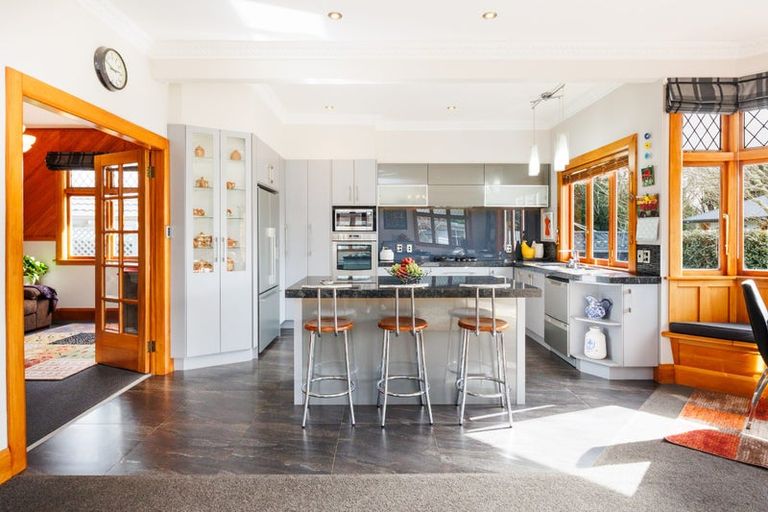 Photo of property in 21 Manapouri Crescent, Hokowhitu, Palmerston North, 4410