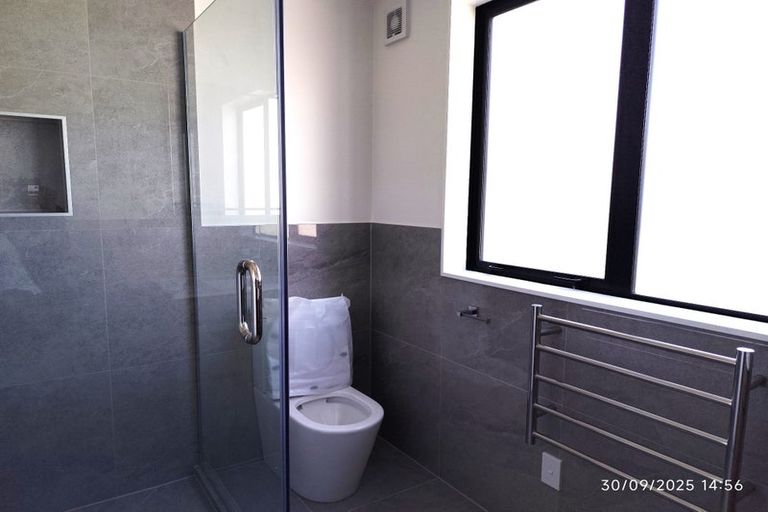 Photo of property in 4 Chatsworth Crescent, Pakuranga Heights, Auckland, 2010