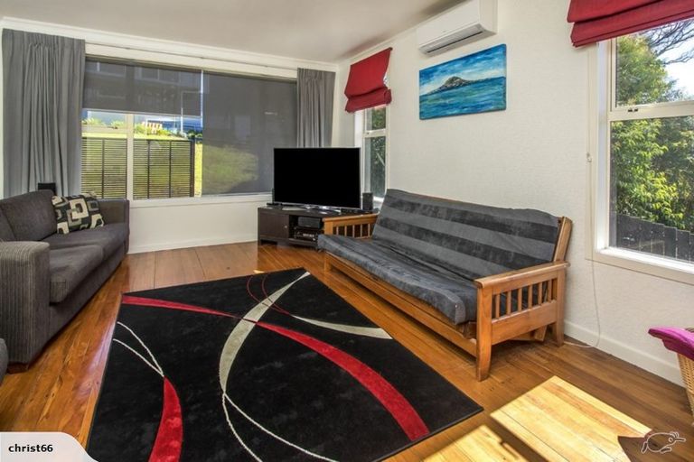 Photo of property in 27a Eastglen Road, Glen Eden, Auckland, 0602