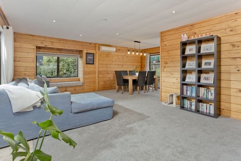 Photo of property in 2/41 Browns Bay Road, Browns Bay, Auckland, 0630