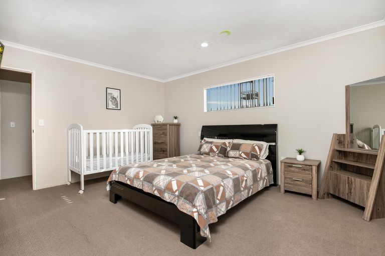 Photo of property in 30a Wellington Street, Pukekohe, 2120