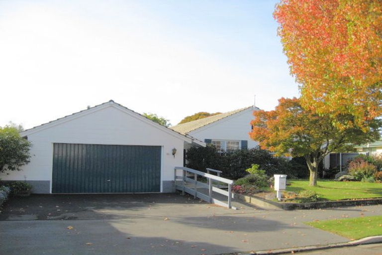 Photo of property in 14 Tuirau Place, Ilam, Christchurch, 8041