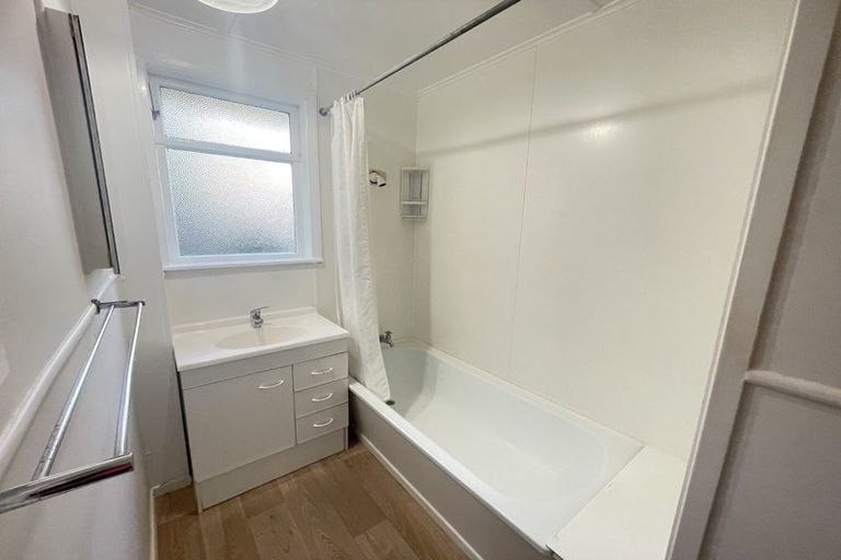 Photo of property in 8a Frederick Street, Tawa, Wellington, 5028