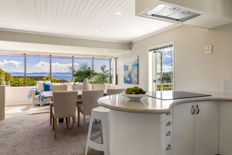 Photo of property in 1b Burford Place, Mellons Bay, Auckland, 2014