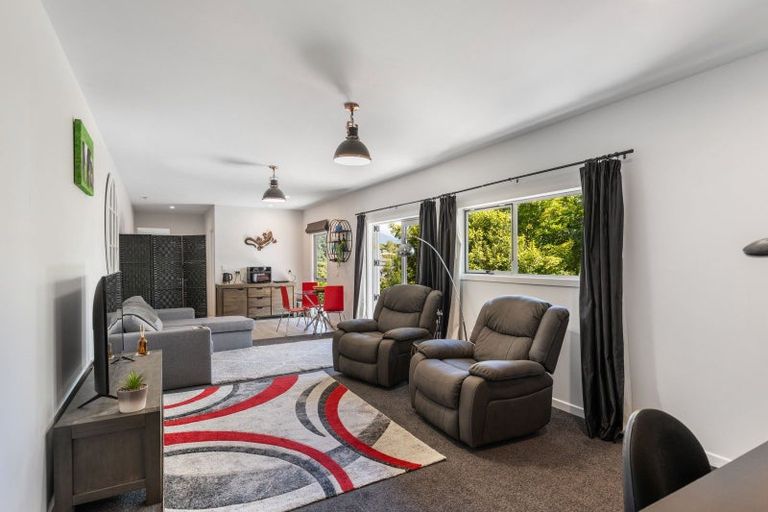 Photo of property in 28a Marchant Place, Westown, New Plymouth, 4310