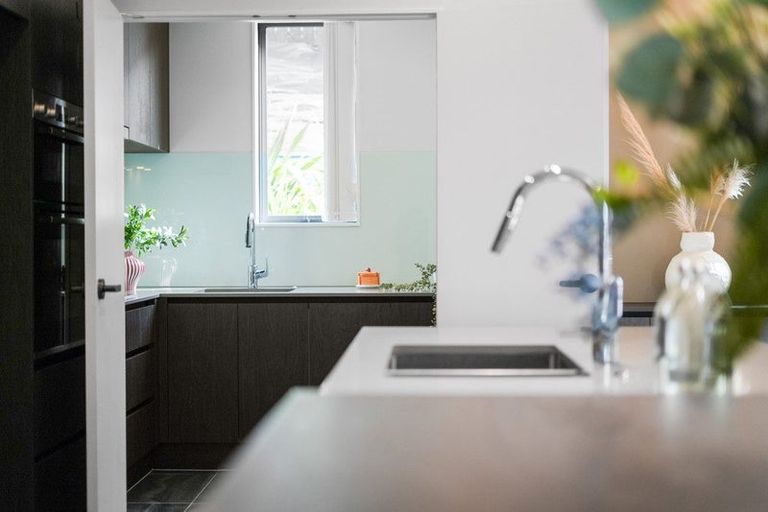 Photo of property in 8 Kumukumu Road, Long Bay, Auckland, 0630