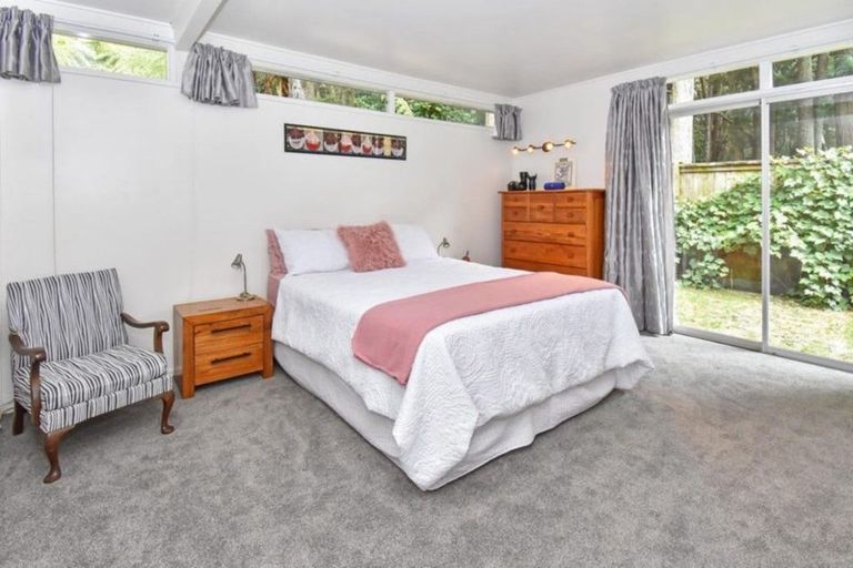 Photo of property in 35 Walpole Avenue, Hillpark, Auckland, 2102