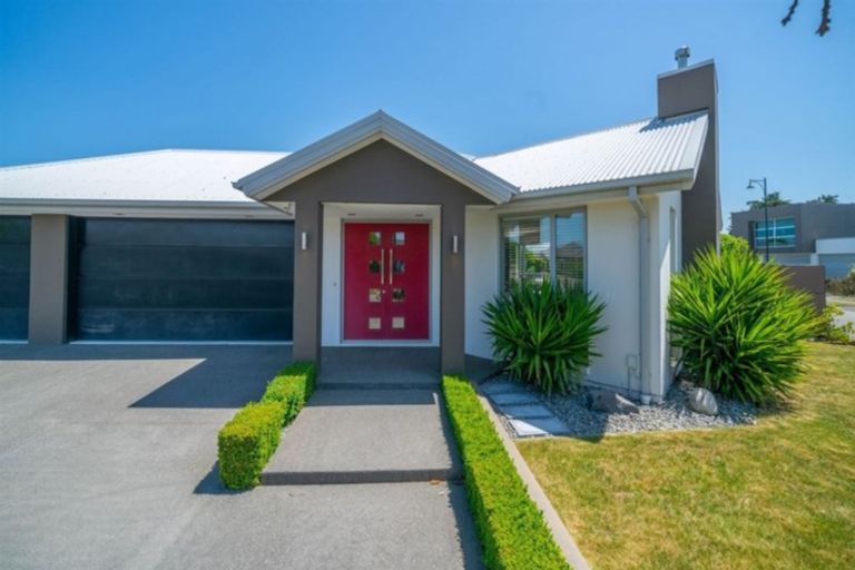 Photo of property in 5 Reka Street, Parklands, Christchurch, 8083