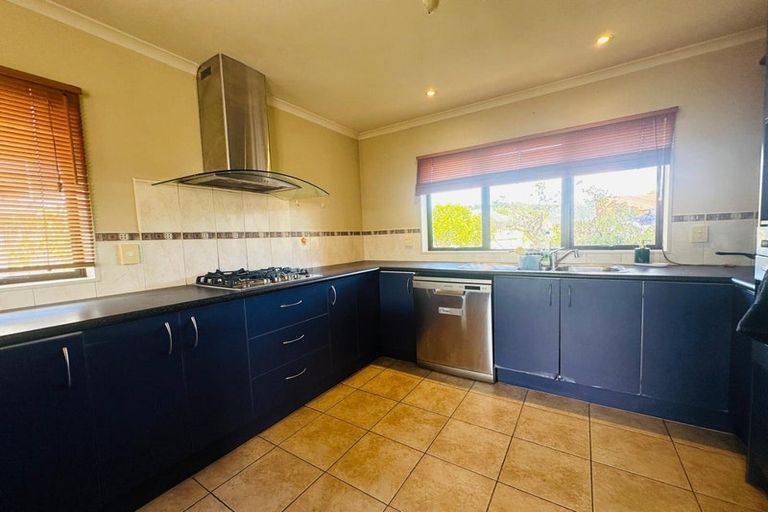 Photo of property in 5 Drumbeg Close, Flat Bush, Auckland, 2019