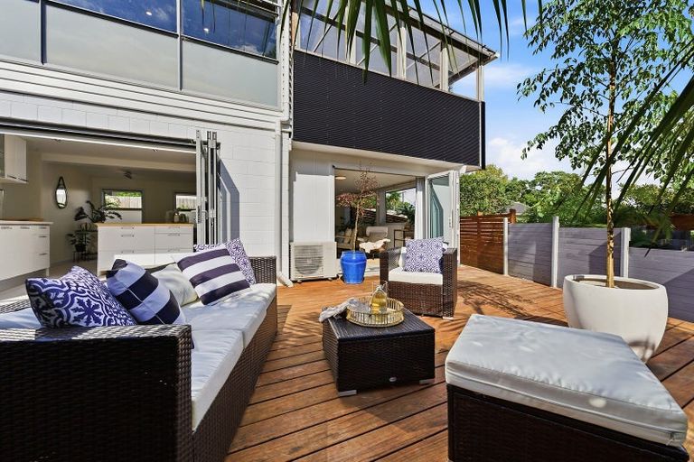 Photo of property in 1/149 Eskdale Road, Birkdale, Auckland, 0626