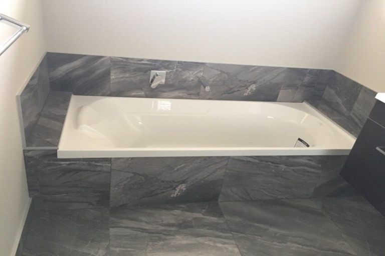 Photo of property in 68 Eriksen Road, Te Awa, Napier, 4110