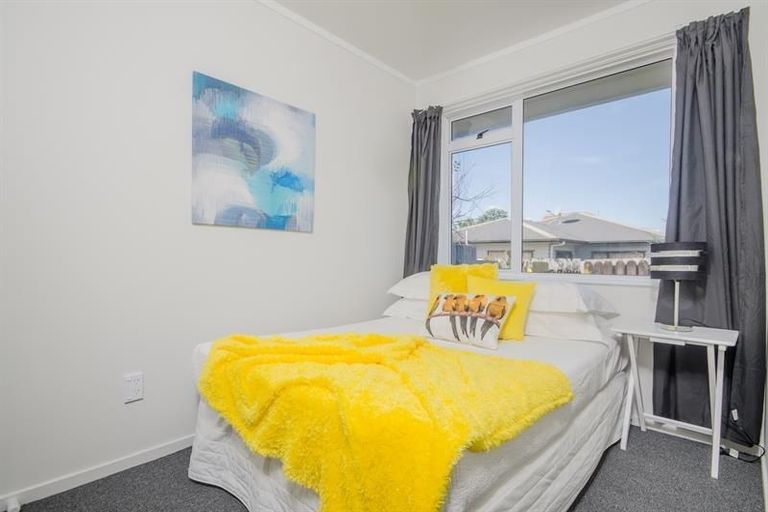 Photo of property in 2/24a Vine Street, Mangere East, Auckland, 2024