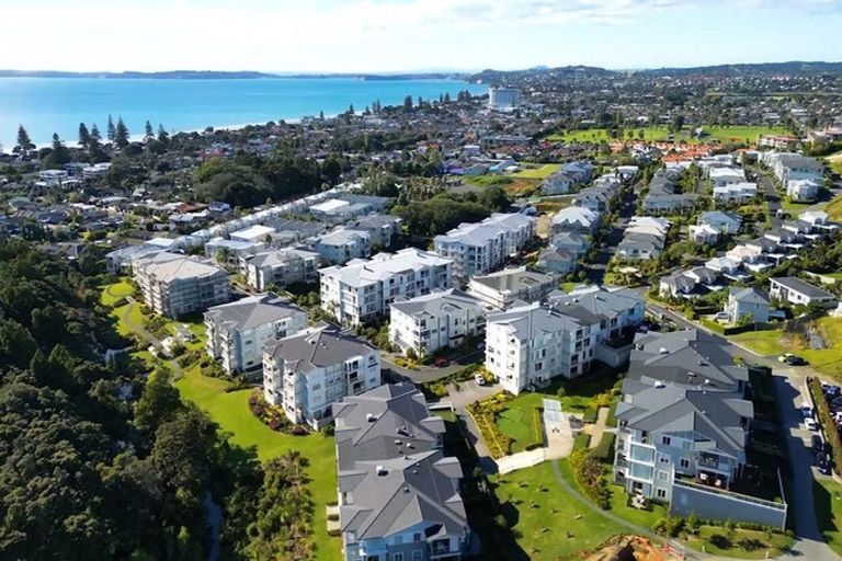 Photo of property in 94 Panorama Heights, Orewa, 0931