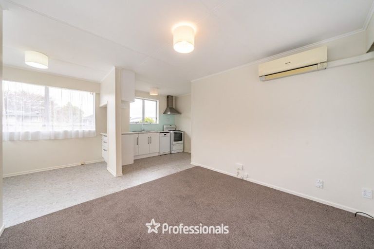 Photo of property in 15b Pencarrow Crescent, Wainuiomata, Lower Hutt, 5014
