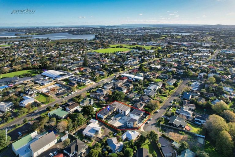 Photo of property in 12/13 Grove Lane, Pakuranga, Auckland, 2010