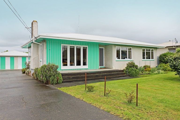 Photo of property in 10 Neeve Road, Taradale, Napier, 4112