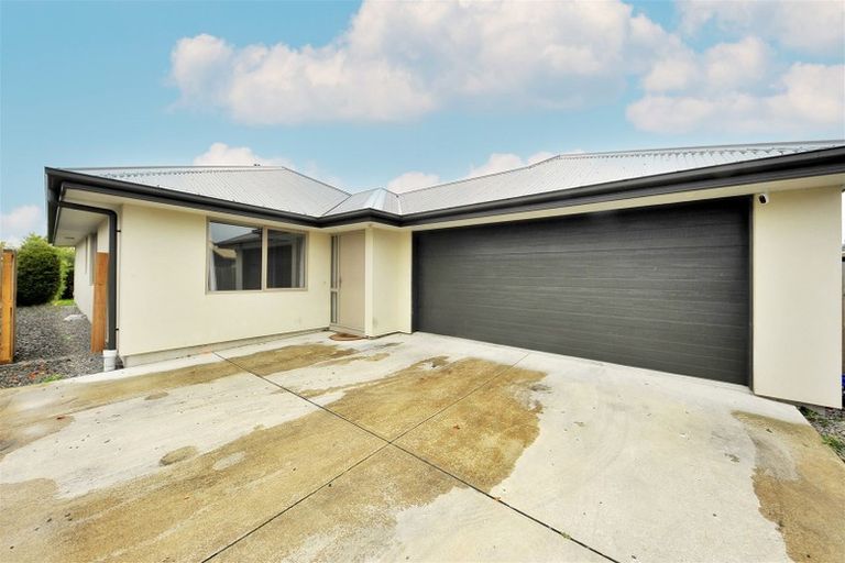 Photo of property in 4 Lake Terrace Road, Burwood, Christchurch, 8061