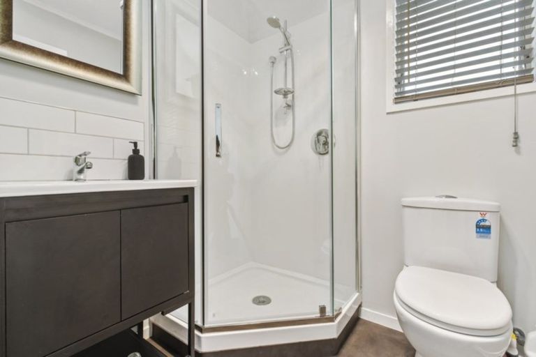 Photo of property in 1/2 Palm Court Drive, Glen Eden, Auckland, 0602