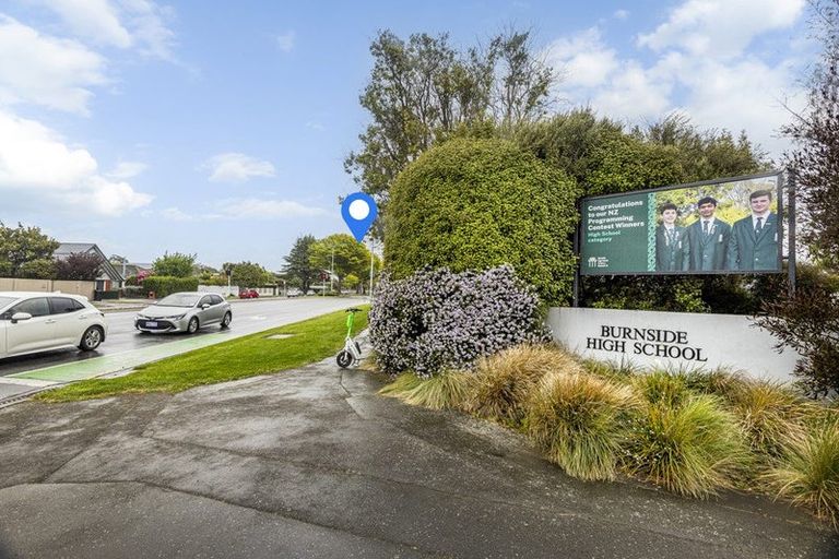 Photo of property in 213 Memorial Avenue, Burnside, Christchurch, 8053