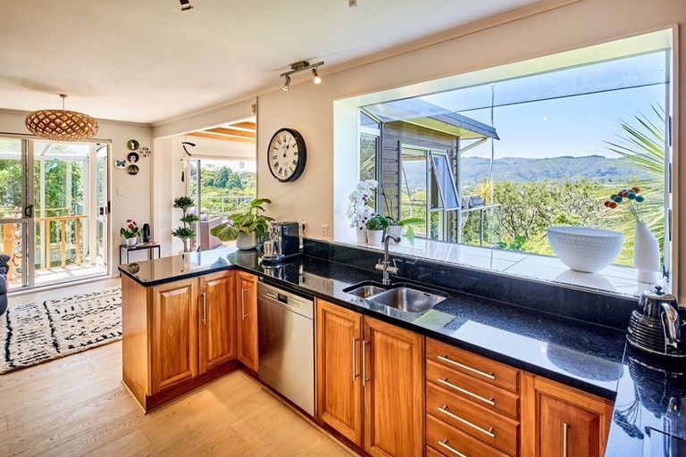 Photo of property in 60 Pomare Road, Tirohanga, Lower Hutt, 5010