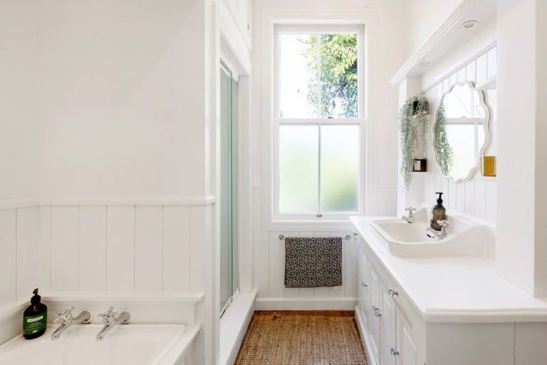 Photo of property in 46 Williams Street, Cambridge, 3434