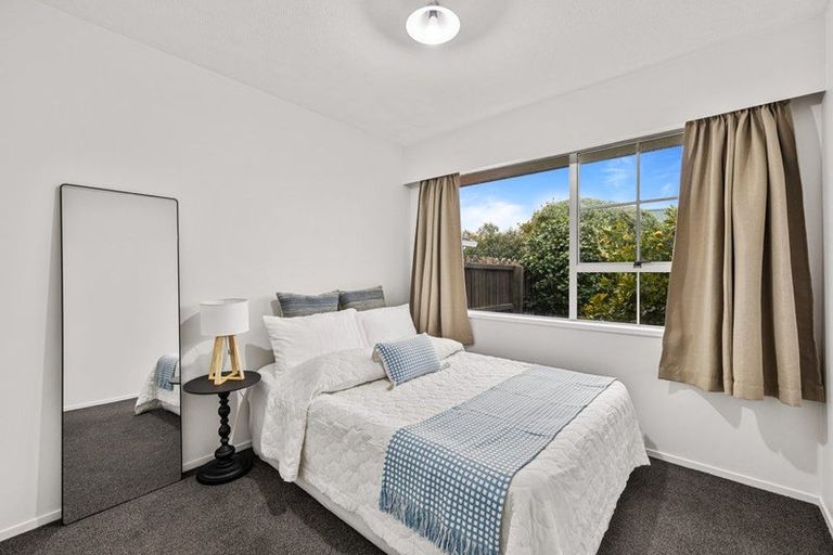 Photo of property in 1/28 Sawtell Place, Northcote, Christchurch, 8052