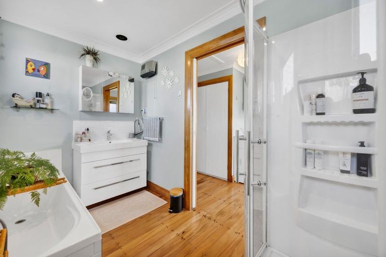 Photo of property in 2 Hurworth Road, Hurworth, New Plymouth, 4371