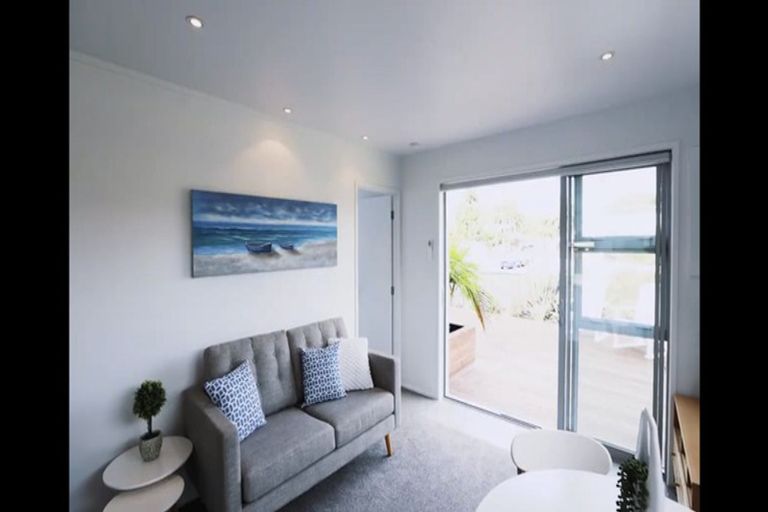 Photo of property in 2 Claude Road, Stanmore Bay, Whangaparaoa, 0932