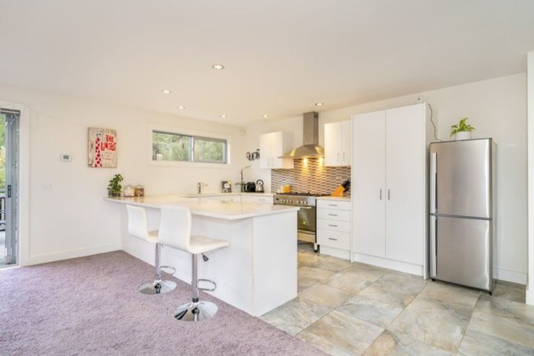 Photo of property in 37 Mt Marua Drive, Timberlea, Upper Hutt, 5018