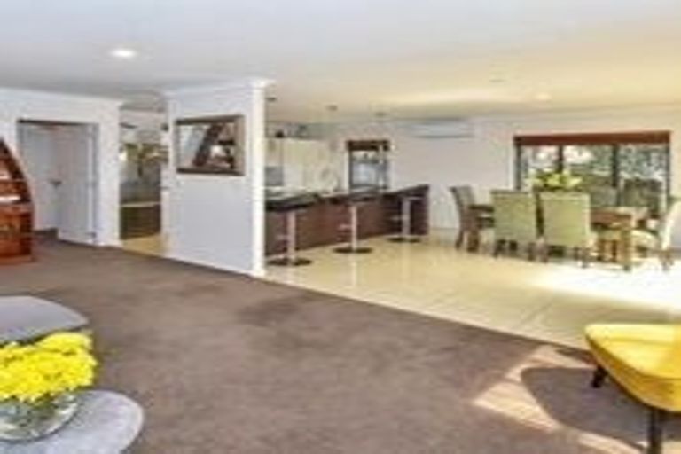 Photo of property in 318 Hill Road, The Gardens, Auckland, 2105
