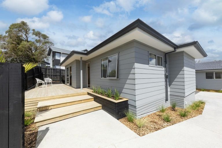 Photo of property in 58a Cedar Heights Avenue, Massey, Auckland, 0614