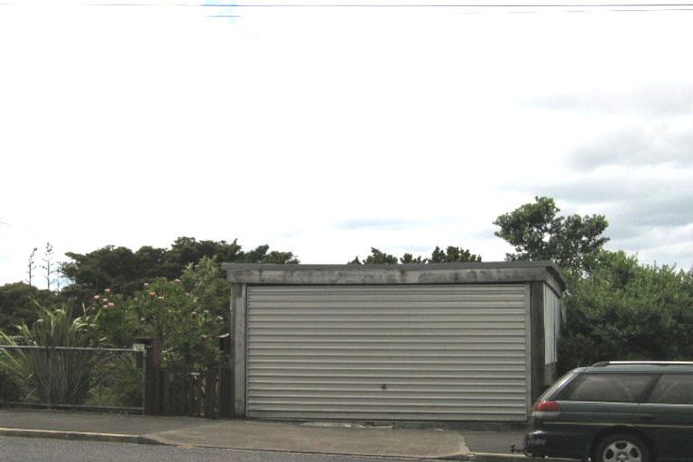 Photo of property in 141 Hinemoa Street, Birkenhead, Auckland, 0626