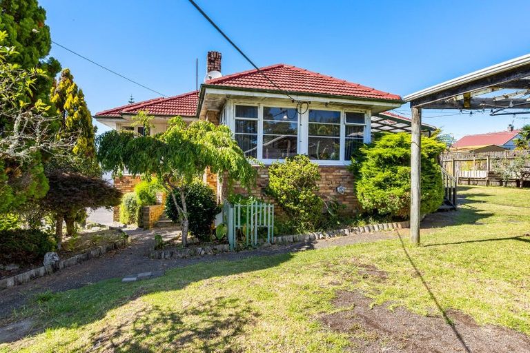 Photo of property in 30 Seabrook Avenue, New Lynn, Auckland, 0600