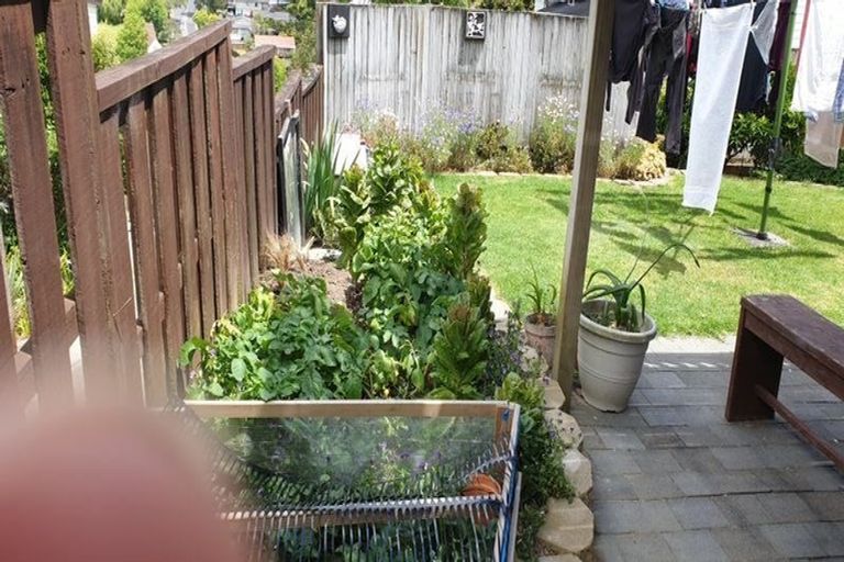 Photo of property in 2/103 Arran Road, Browns Bay, Auckland, 0630