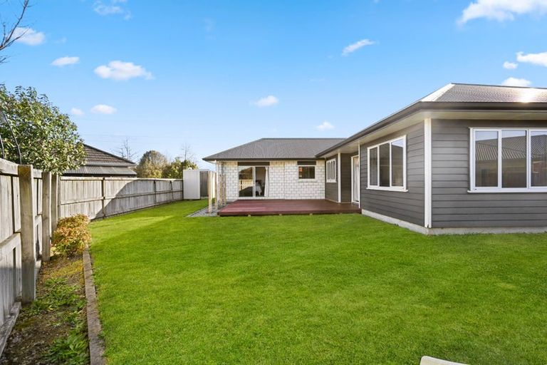 Photo of property in 27 Teatree Close, Huntington, Hamilton, 3210