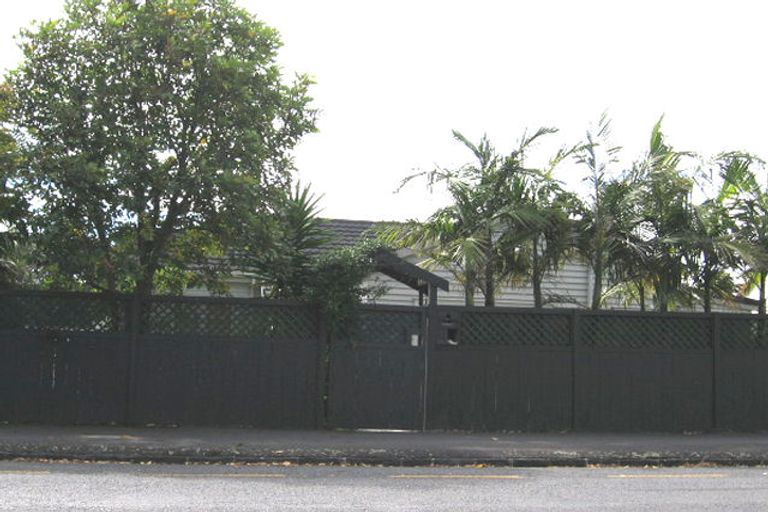 Photo of property in 1/18 Bayswater Avenue, Bayswater, Auckland, 0622
