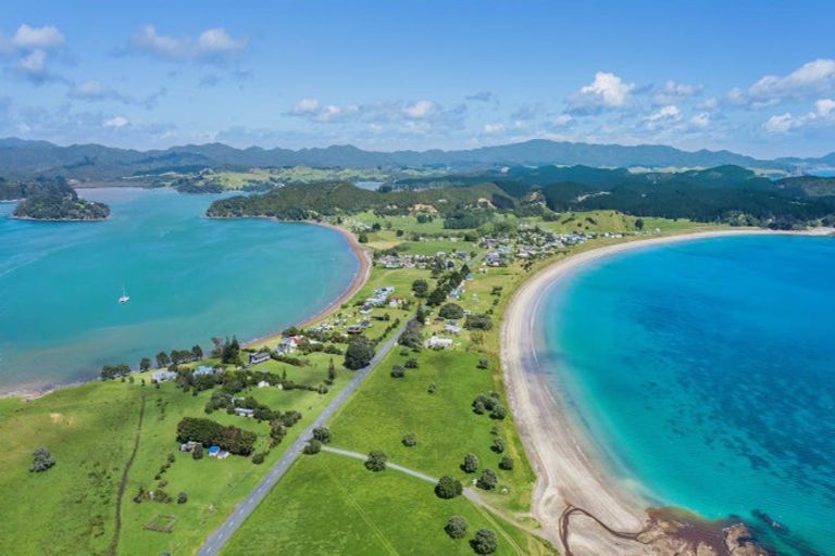 Photo of property in 759 Whangaruru North Road, Whangaruru, Russell, 0184