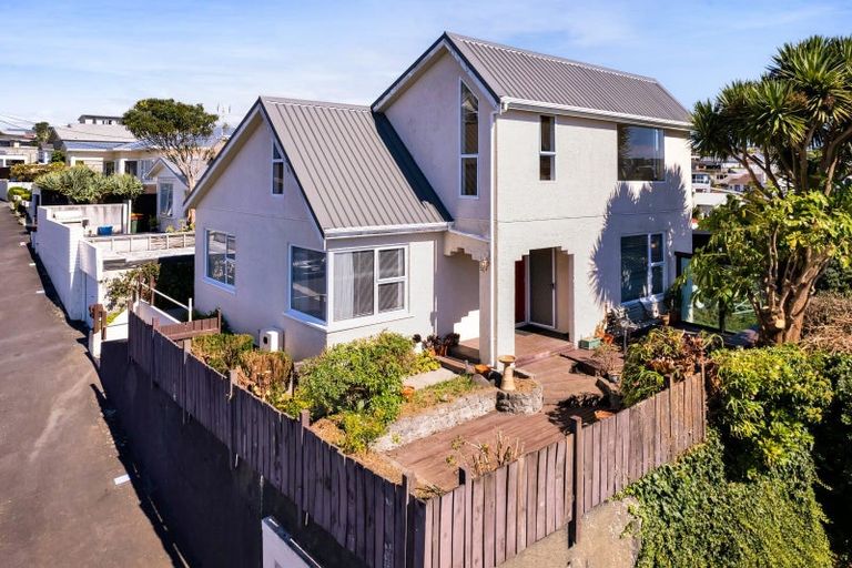 Photo of property in 22 Bayly Road, Moturoa, New Plymouth, 4310
