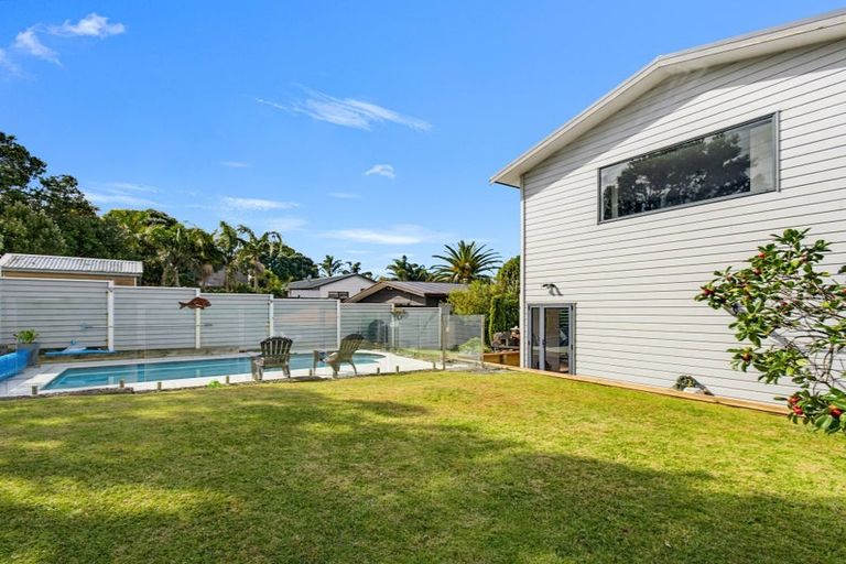 Photo of property in 57 John Dee Crescent, Red Beach, 0932