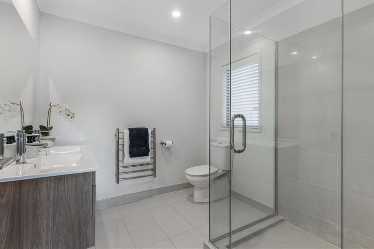 Photo of property in 21 Channel Road, Campbells Bay, Auckland, 0630